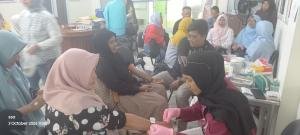 150 Warga Ikuti Terapi Kesehatan yang Digelar IKWI Riau Bersama Rumah Sehat Segar